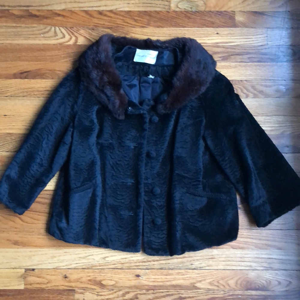 Vintage fur trim coat. Size medium